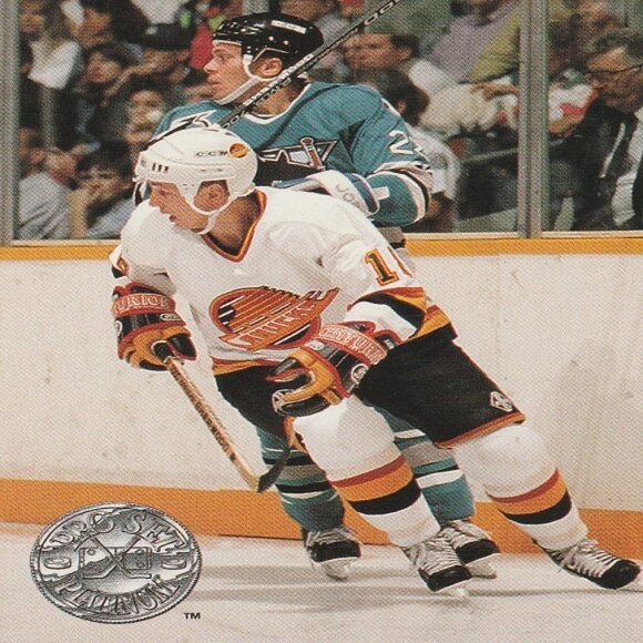 Igor Larionov Hockey Card Collection - Picture 2 of 4